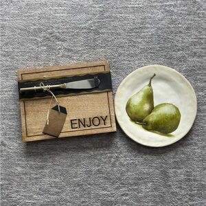 Wooden Cheese Board Set with Green Pear Plate
